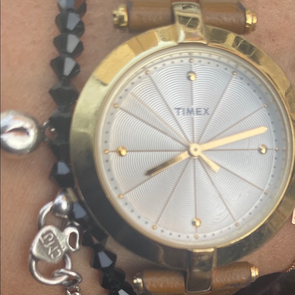 MEET YOUR POSHER - Picture 3 of 3